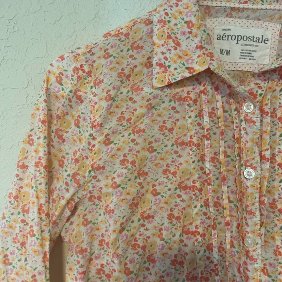 Aeropostale Women’s Floral Pintuck Button-Up Shirt - Breathable, Spring Blouse - Picture 2 of 6